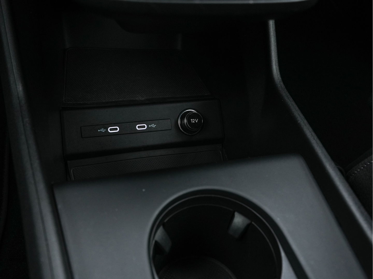 Audi Q4 Sportback e-tron 40 S-Line Edition 77 kWh [ 3-Fase ] {SOH-92%} (INCL-BTW) *HEAT-PUMP | LEATHER-FABRIC | MATRIX-LED | ADAPTIVE-CRUISE | AMBIENT-LIGHT | DIGI-COCKPIT | AUDI-SOUND | DAB+ | KEYLESS | SHIFT-PADDLES | CAMERA | HEATED-SPORTSEATS | 20''ALU*