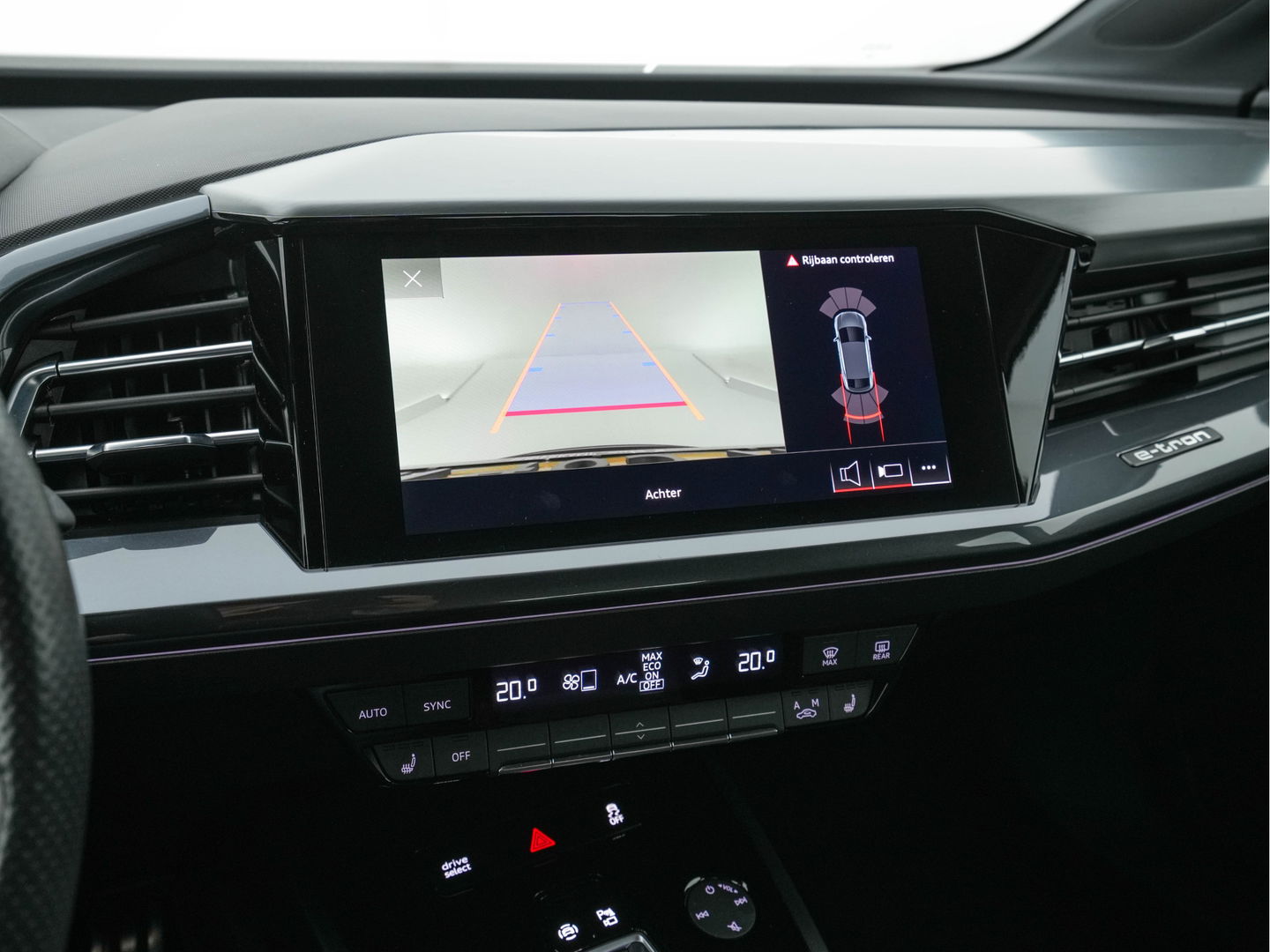Audi Q4 Sportback e-tron 40 S-Line Edition 77 kWh [ 3-Fase ] {SOH-92%} (INCL-BTW) *HEAT-PUMP | LEATHER-FABRIC | MATRIX-LED | ADAPTIVE-CRUISE | AMBIENT-LIGHT | DIGI-COCKPIT | AUDI-SOUND | DAB+ | KEYLESS | SHIFT-PADDLES | CAMERA | HEATED-SPORTSEATS | 20''ALU*