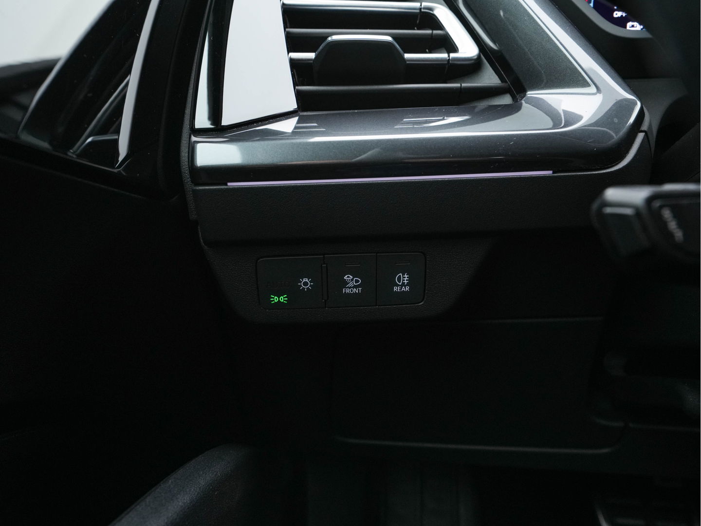 Audi Q4 Sportback e-tron 40 S-Line Edition 77 kWh [ 3-Fase ] {SOH-92%} (INCL-BTW) *HEAT-PUMP | LEATHER-FABRIC | MATRIX-LED | ADAPTIVE-CRUISE | AMBIENT-LIGHT | DIGI-COCKPIT | AUDI-SOUND | DAB+ | KEYLESS | SHIFT-PADDLES | CAMERA | HEATED-SPORTSEATS | 20''ALU*