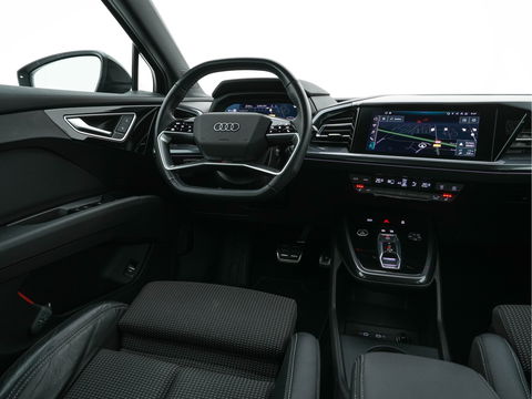 Audi Q4 Sportback e-tron 40 S-Line Edition 77 kWh [ 3-Fase ] {SOH-92%} (INCL-BTW) *HEAT-PUMP | LEATHER-FABRIC | MATRIX-LED | ADAPTIVE-CRUISE | AMBIENT-LIGHT | DIGI-COCKPIT | AUDI-SOUND | DAB+ | KEYLESS | SHIFT-PADDLES | CAMERA | HEATED-SPORTSEATS | 20''ALU*