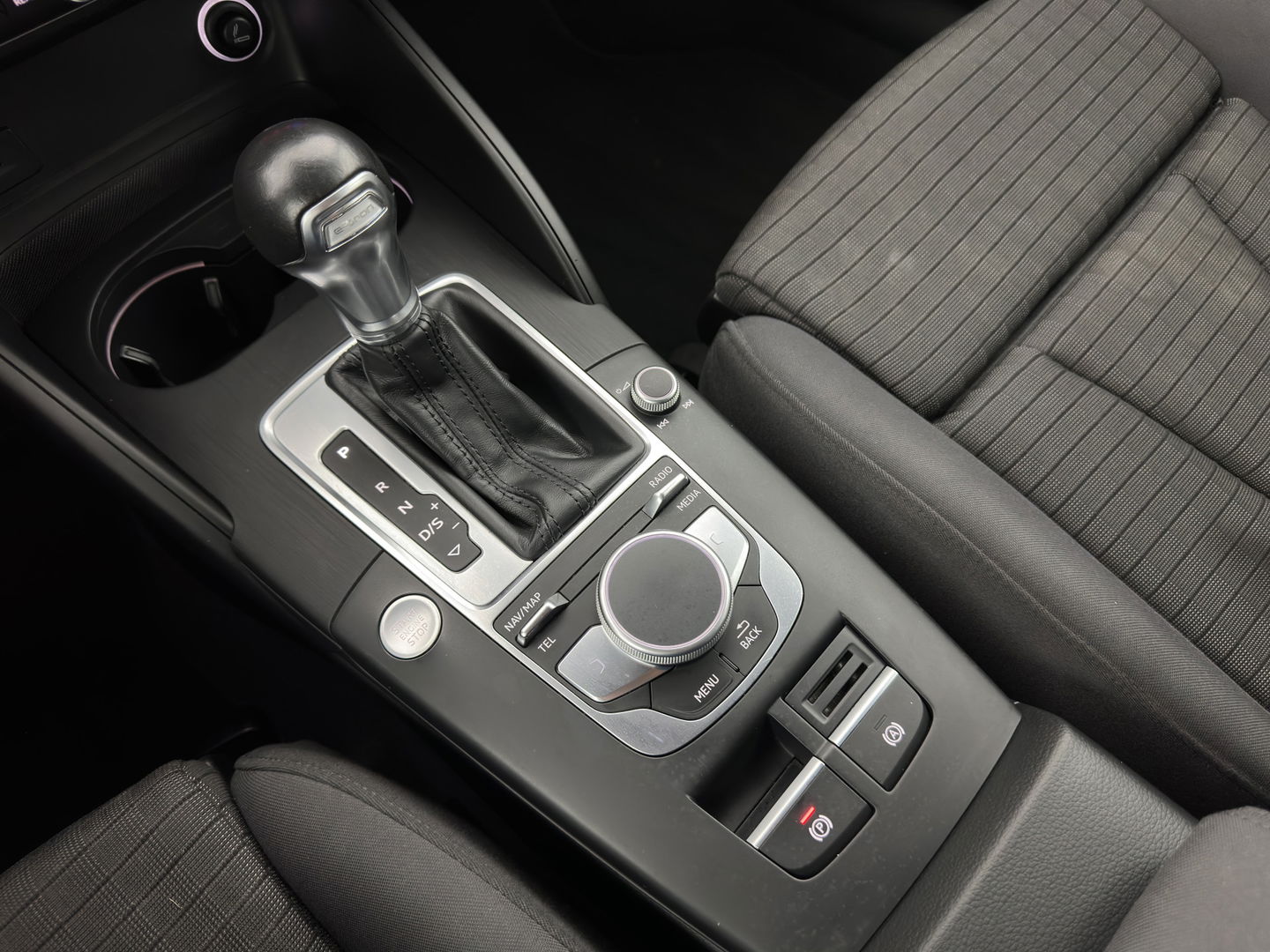 Audi A3 Sportback 1.4 e-tron Lease Edition PHEV Aut. *DIGI-COCKPIT | FULL-LED | ADAPTIVE-CRUISE | LANE-ASSIST | KEYLESS | SPORT-SEATS | NAVI-FULLMAP | ECC | PRIVACY-GLASS | PDC | CRUISE | 17''ALU*