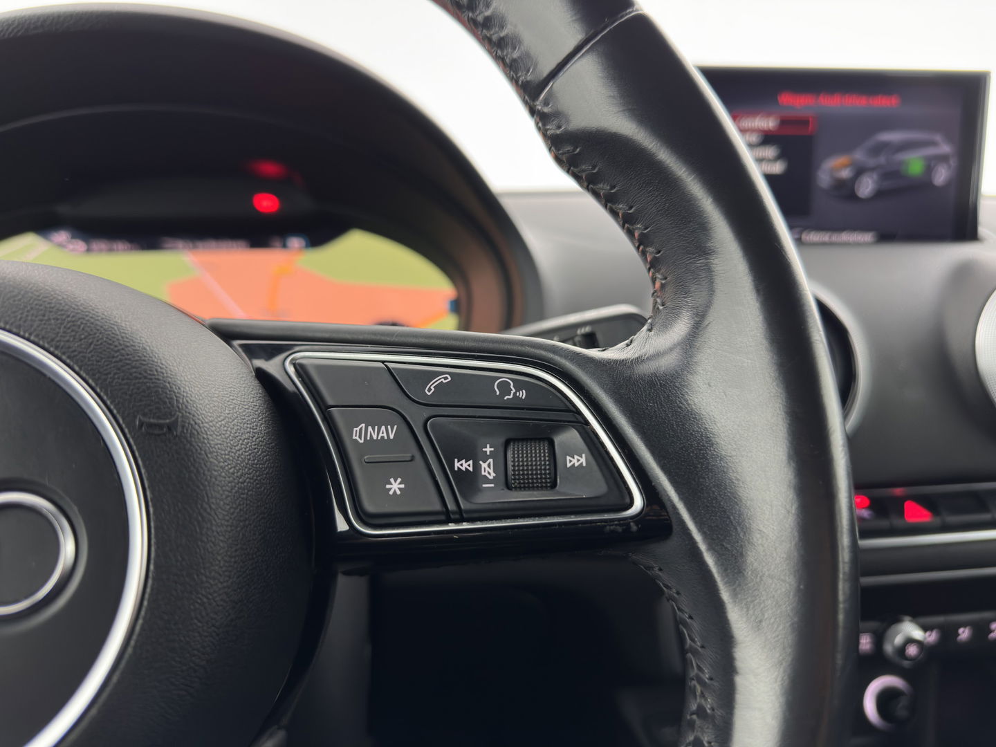 Audi A3 Sportback 1.4 e-tron Lease Edition PHEV Aut. *DIGI-COCKPIT | FULL-LED | ADAPTIVE-CRUISE | LANE-ASSIST | KEYLESS | SPORT-SEATS | NAVI-FULLMAP | ECC | PRIVACY-GLASS | PDC | CRUISE | 17''ALU*