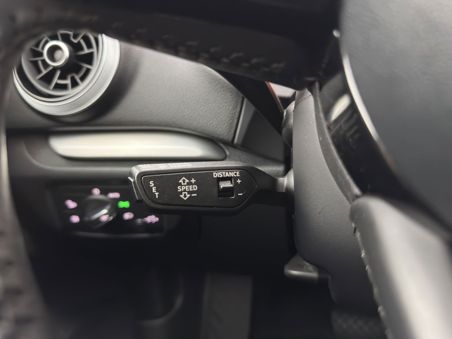 Audi A3 Sportback 1.4 e-tron Lease Edition PHEV Aut. *DIGI-COCKPIT | FULL-LED | ADAPTIVE-CRUISE | LANE-ASSIST | KEYLESS | SPORT-SEATS | NAVI-FULLMAP | ECC | PRIVACY-GLASS | PDC | CRUISE | 17''ALU*