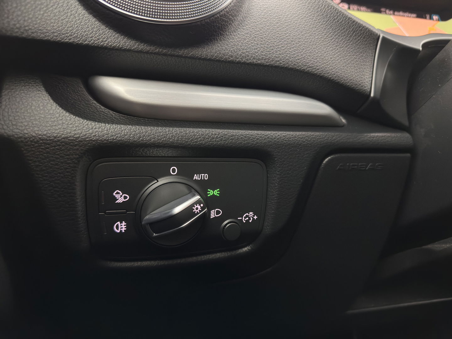 Audi A3 Sportback 1.4 e-tron Lease Edition PHEV Aut. *DIGI-COCKPIT | FULL-LED | ADAPTIVE-CRUISE | LANE-ASSIST | KEYLESS | SPORT-SEATS | NAVI-FULLMAP | ECC | PRIVACY-GLASS | PDC | CRUISE | 17''ALU*