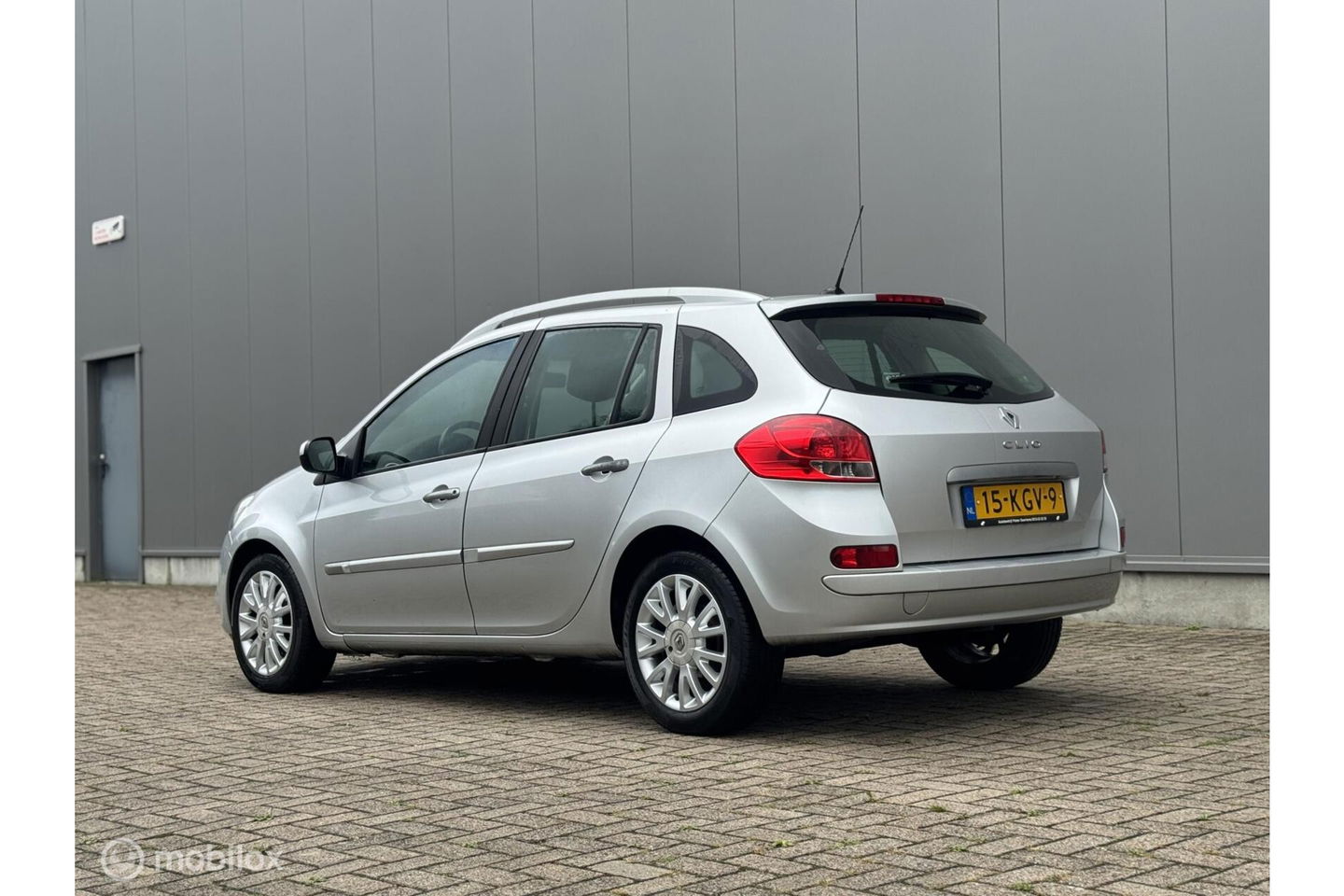 Renault Clio Estate 1.2 TCE | 4x nieuwe banden + apk | navigatie | Cruise | Clima | rijklaarprijs |