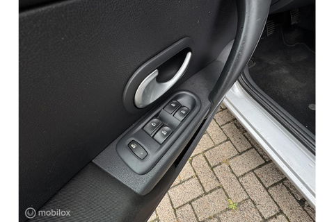 Renault Clio Estate 1.2 TCE | 4x nieuwe banden + apk | navigatie | Cruise | Clima | rijklaarprijs |