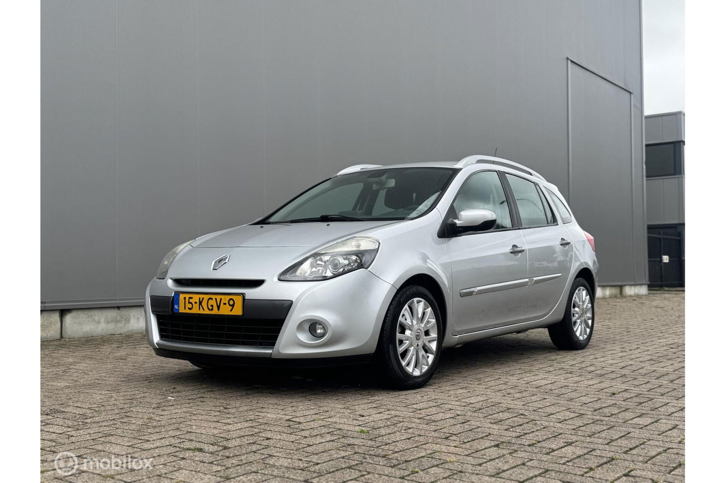 Renault Clio Estate 1.2 TCE | 4x nieuwe banden + apk | navigatie | Cruise | Clima | rijklaarprijs |
