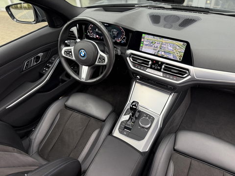 BMW 3 Serie Touring 330e High Ex. M-sport plus|SOH98%|Pano|Laser|CoPilot|HiFi|Trekhaak|Dravit grey