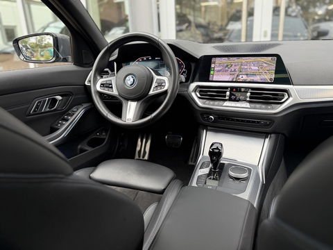BMW 3 Serie Touring 330e High Ex. M-sport plus|SOH98%|Pano|Laser|CoPilot|HiFi|Trekhaak|Dravit grey