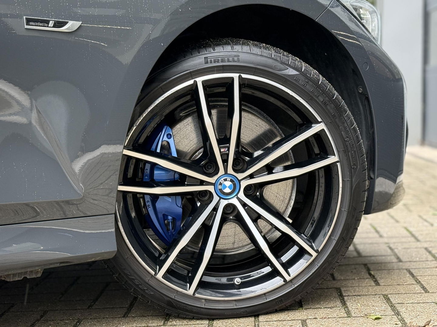 BMW 3 Serie Touring 330e High Ex. M-sport plus|SOH98%|Pano|Laser|CoPilot|HiFi|Trekhaak|Dravit grey