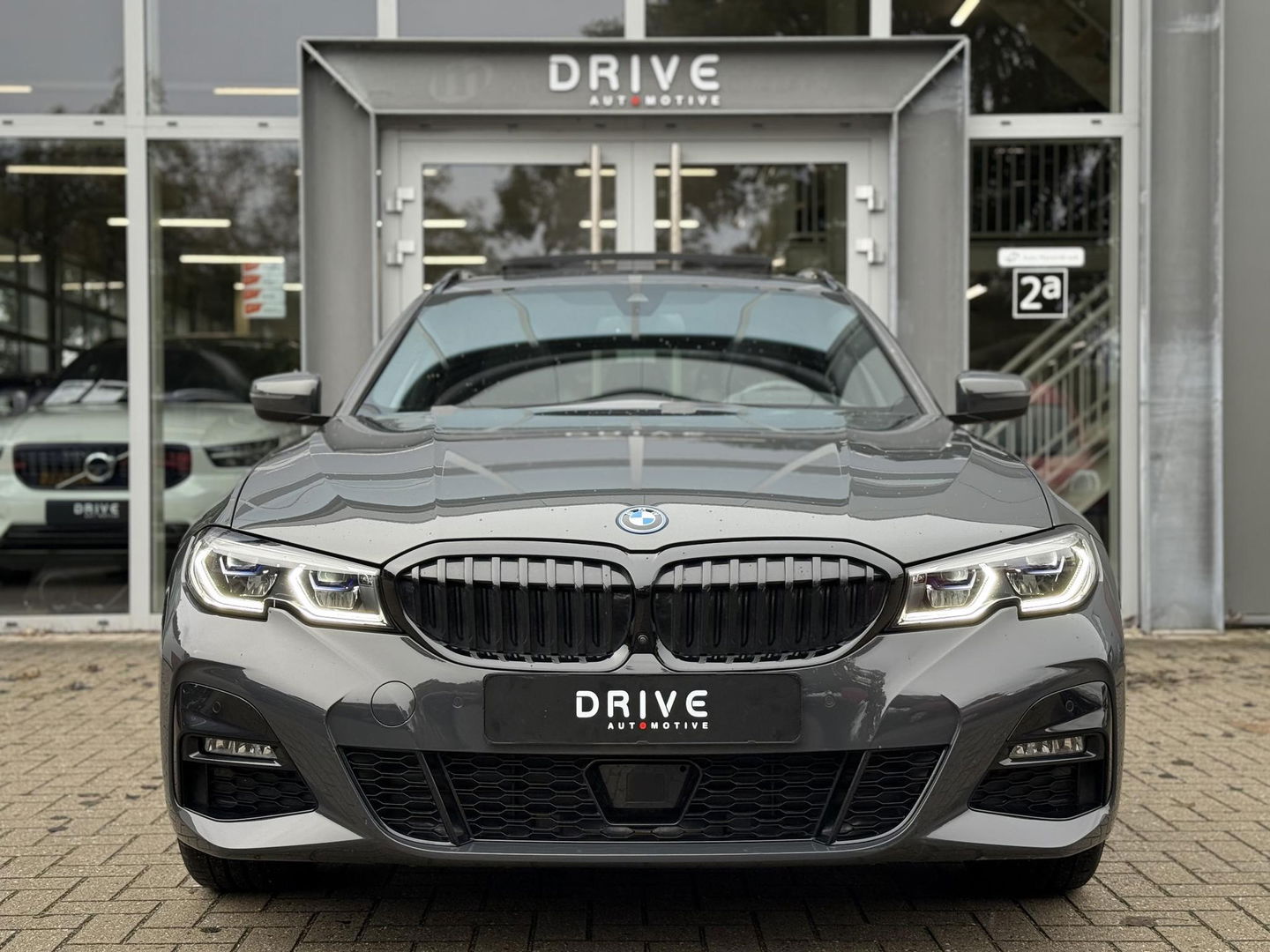 BMW 3 Serie Touring 330e High Ex. M-sport plus|SOH98%|Pano|Laser|CoPilot|HiFi|Trekhaak|Dravit grey