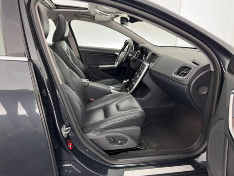 Volvo V60 2.4 D6 AWD Plug-In Hybrid Summum Aut. *PANO | LUXURY-LEATHER | XENON | MEMORY-PACK | HEATED-COMFORTSEATS | NAVI-FULLMAP | CAMERA | ECC | PDC | CRUISE | 17''ALU*