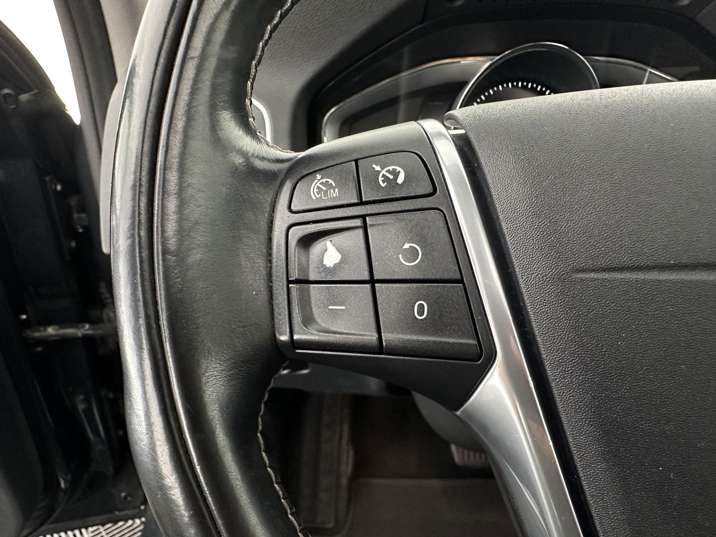 Volvo V60 2.4 D6 AWD Plug-In Hybrid Summum Aut. *PANO | LUXURY-LEATHER | XENON | MEMORY-PACK | HEATED-COMFORTSEATS | NAVI-FULLMAP | CAMERA | ECC | PDC | CRUISE | 17''ALU*
