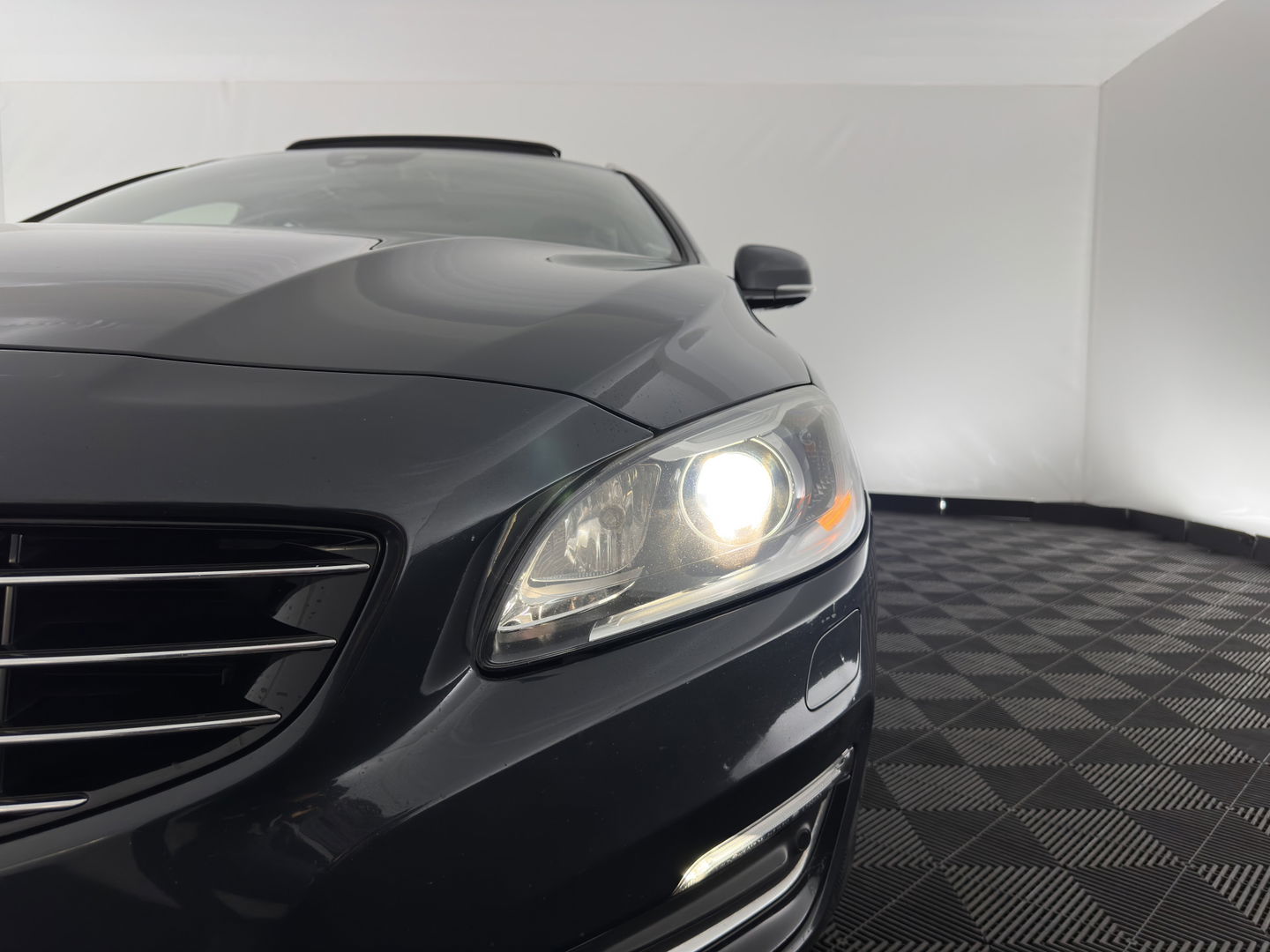 Volvo V60 2.4 D6 AWD Plug-In Hybrid Summum Aut. *PANO | LUXURY-LEATHER | XENON | MEMORY-PACK | HEATED-COMFORTSEATS | NAVI-FULLMAP | CAMERA | ECC | PDC | CRUISE | 17''ALU*