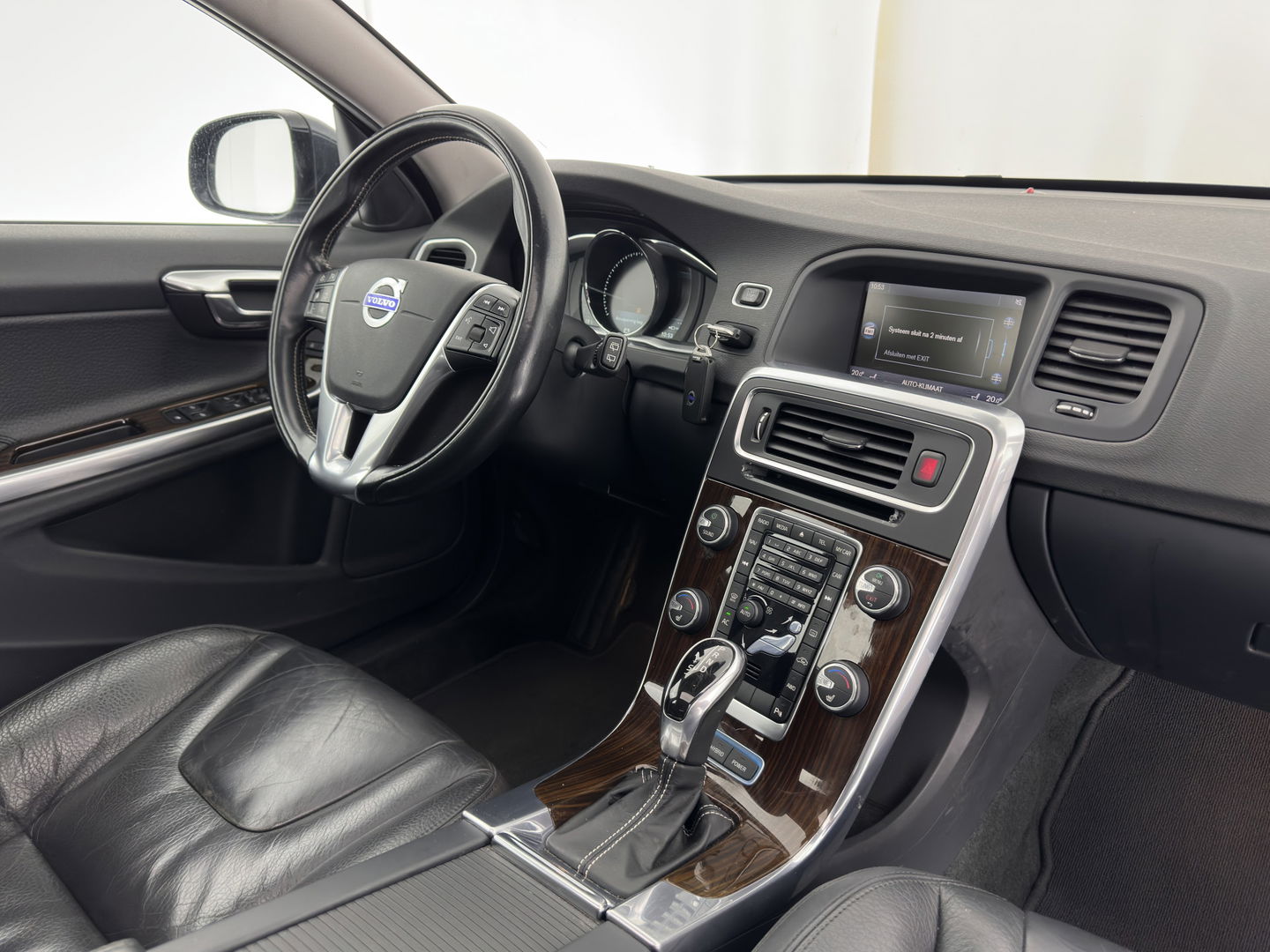 Volvo V60 2.4 D6 AWD Plug-In Hybrid Summum Aut. *PANO | LUXURY-LEATHER | XENON | MEMORY-PACK | HEATED-COMFORTSEATS | NAVI-FULLMAP | CAMERA | ECC | PDC | CRUISE | 17''ALU*