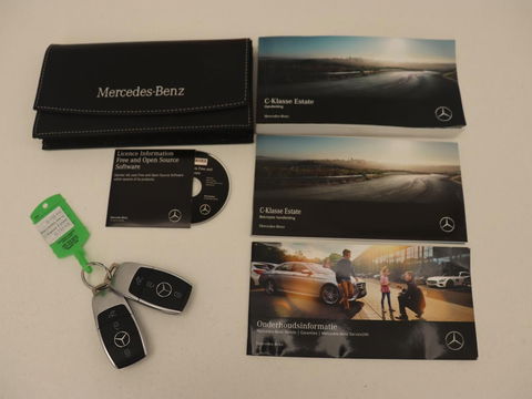 Mercedes-Benz C-Klasse 200 Business Solution AMG | Leder | Carplay | Navigatie | Stoelverwarming | Camera | Adaptive cruise | Full LED | LMV 18 inch