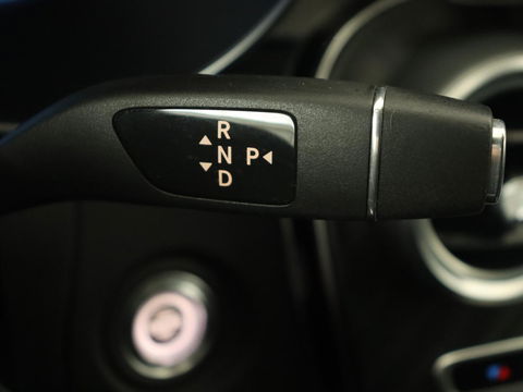 Mercedes-Benz C-Klasse 200 Business Solution AMG | Leder | Carplay | Navigatie | Stoelverwarming | Camera | Adaptive cruise | Full LED | LMV 18 inch