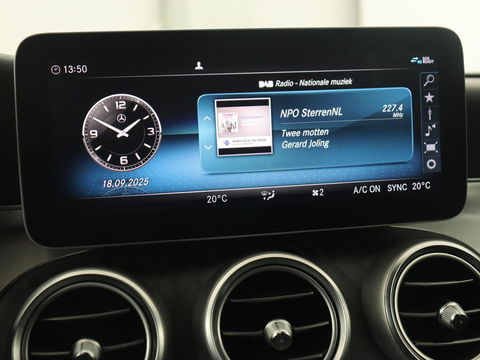 Mercedes-Benz C-Klasse 200 Business Solution AMG | Leder | Carplay | Navigatie | Stoelverwarming | Camera | Adaptive cruise | Full LED | LMV 18 inch