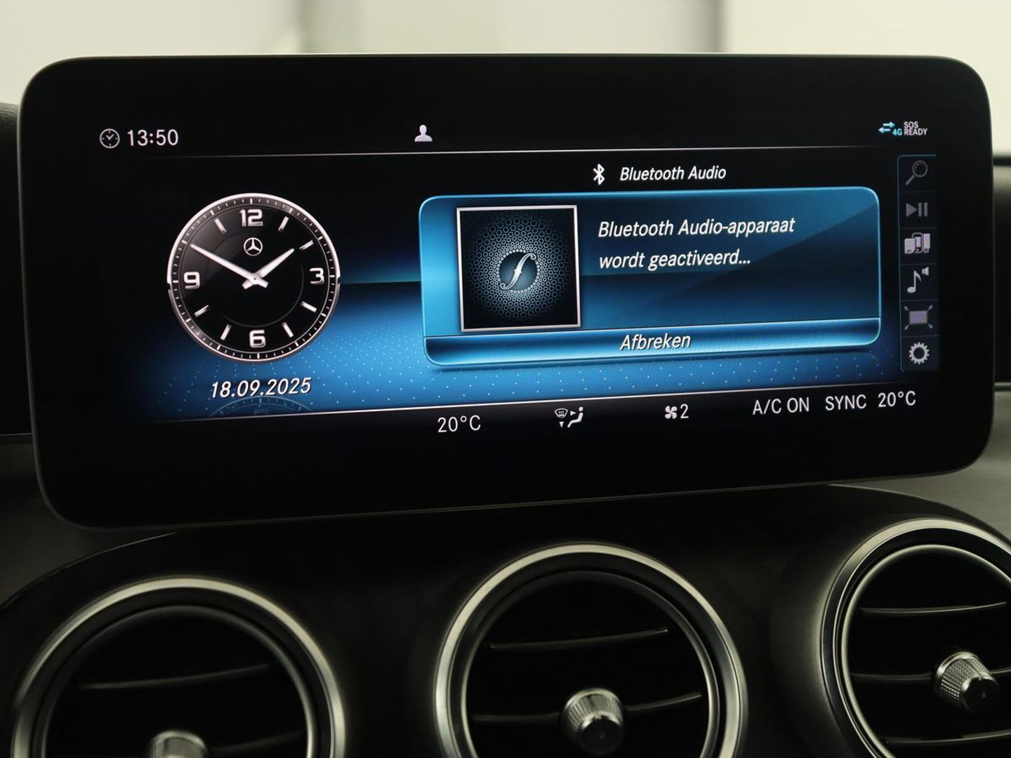 Mercedes-Benz C-Klasse 200 Business Solution AMG | Leder | Carplay | Navigatie | Stoelverwarming | Camera | Adaptive cruise | Full LED | LMV 18 inch