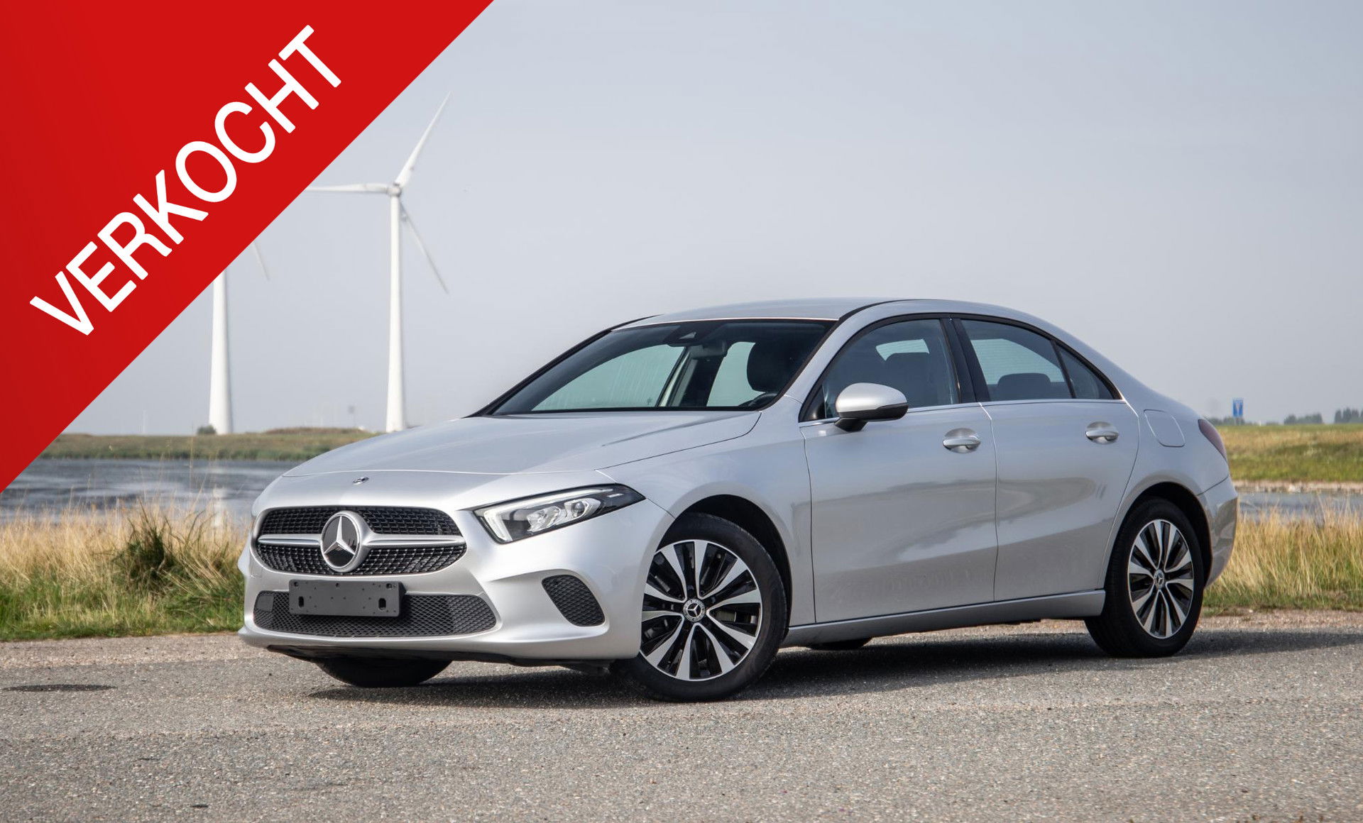 Mercedes-Benz A-Klasse Limousine A 250 e AUTOMAAT / LEDER / CRUISE CONTROLE / CAMERA / CARPLAY
