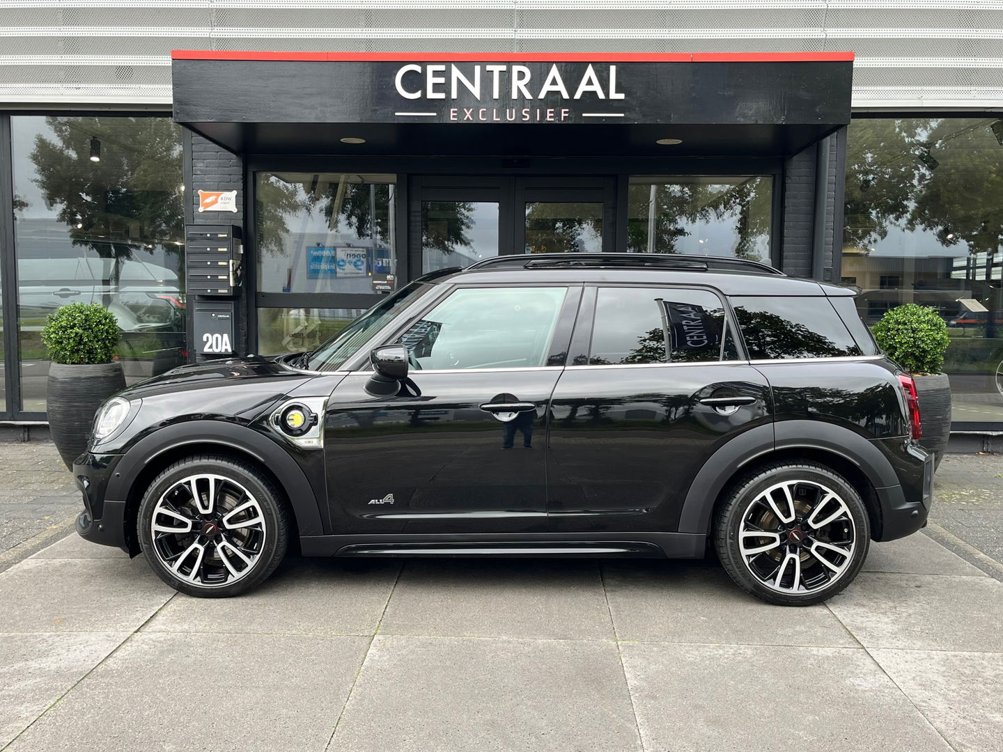 MINI Countryman 2.0 Cooper S E ALL4 JCW|Pano|Head-Up|Camera|ACC|Carplay|Leder|Keyless|220PK