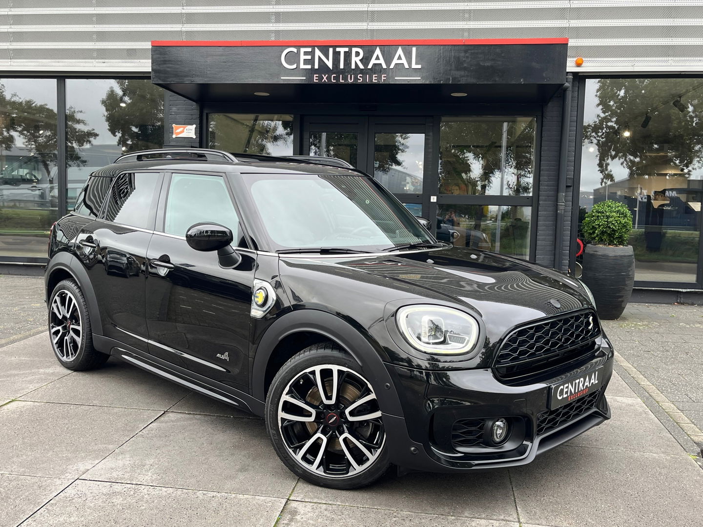 MINI Countryman 2.0 Cooper S E ALL4 JCW|Pano|Head-Up|Camera|ACC|Carplay|Leder|Keyless|220PK