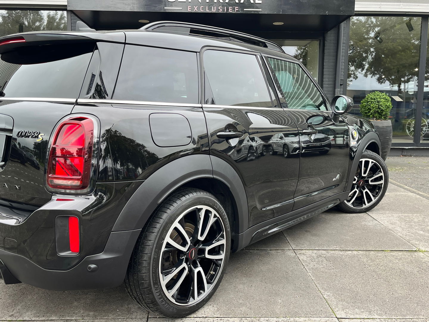 MINI Countryman 2.0 Cooper S E ALL4 JCW|Pano|Head-Up|Camera|ACC|Carplay|Leder|Keyless|220PK
