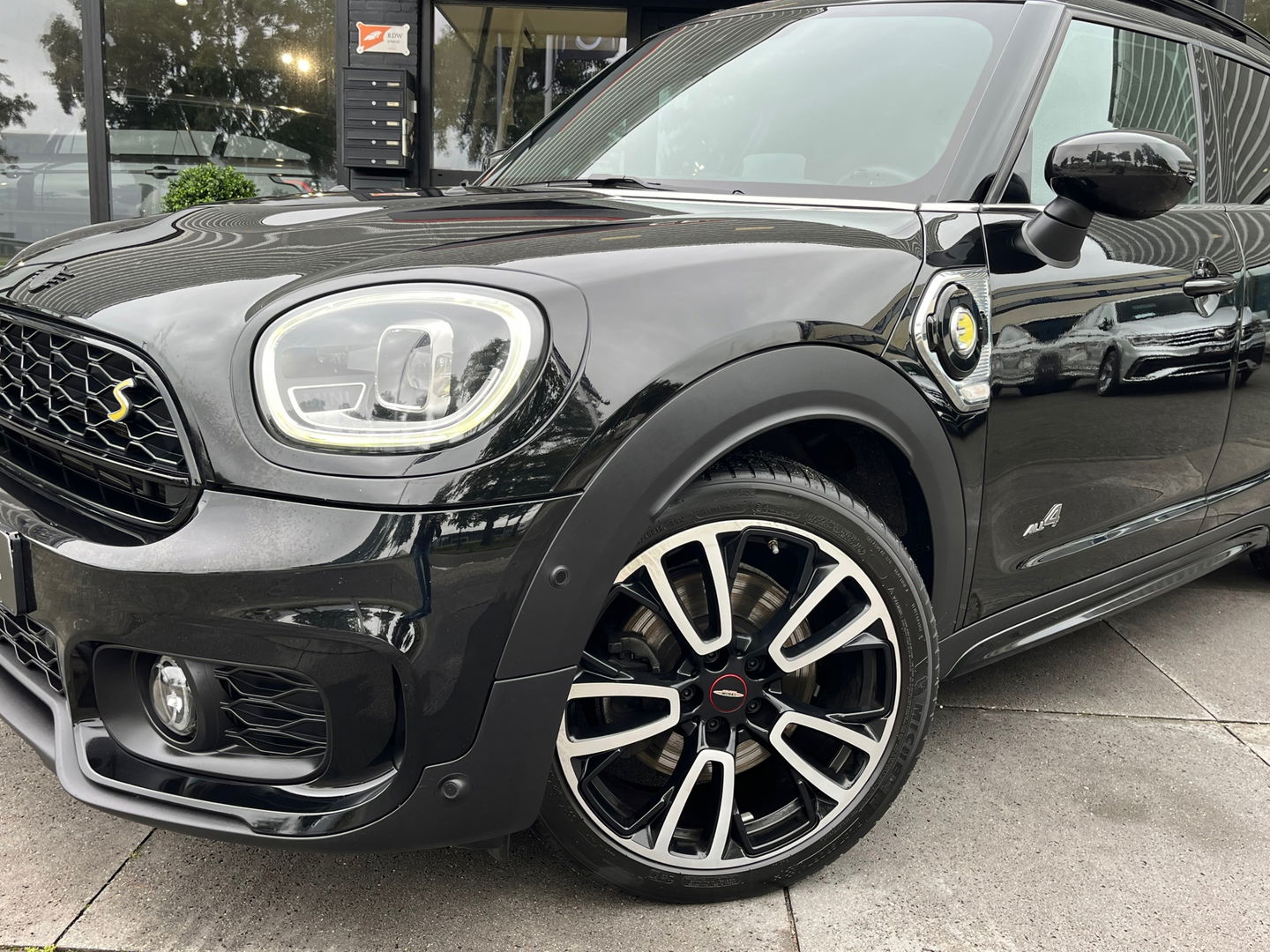 MINI Countryman 2.0 Cooper S E ALL4 JCW|Pano|Head-Up|Camera|ACC|Carplay|Leder|Keyless|220PK