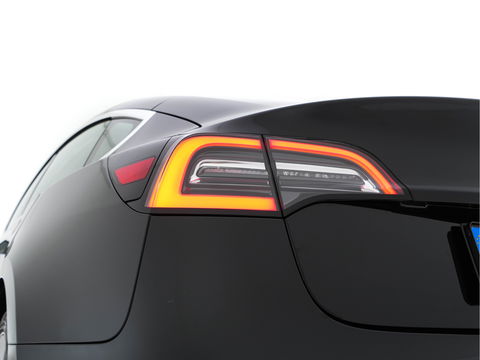 Tesla Model 3 Standard RWD Plus 60 kWh [ 3-Fase ] {SOH-84%} (INCL-BTW) Aut. *PANO | AUTO-PILOT | LUXURY-LEATHER | KEYLESS | FULL-LED | MEMORY-PACK | SURROUND-VIEW | DAB | CARPLAY | DIGI-COCKPIT | LANE-ASSIST | COMFORT-SEATS | 18"ALU*
