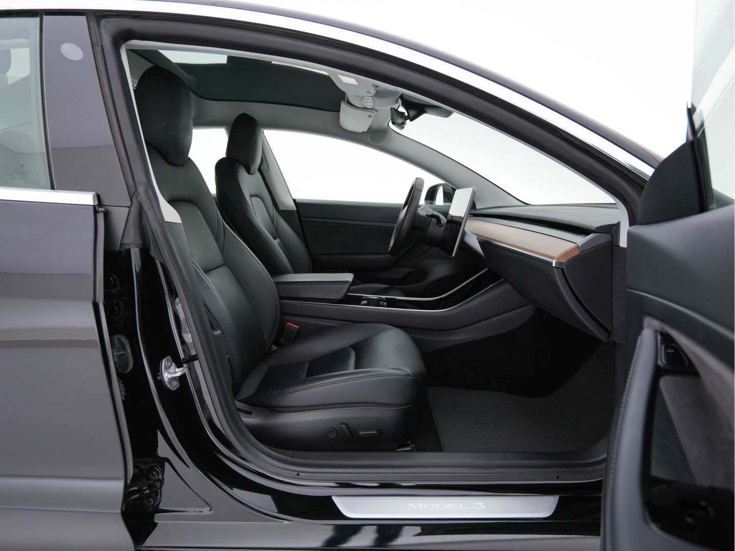 Tesla Model 3 Standard RWD Plus 60 kWh [ 3-Fase ] {SOH-84%} (INCL-BTW) Aut. *PANO | AUTO-PILOT | LUXURY-LEATHER | KEYLESS | FULL-LED | MEMORY-PACK | SURROUND-VIEW | DAB | CARPLAY | DIGI-COCKPIT | LANE-ASSIST | COMFORT-SEATS | 18"ALU*