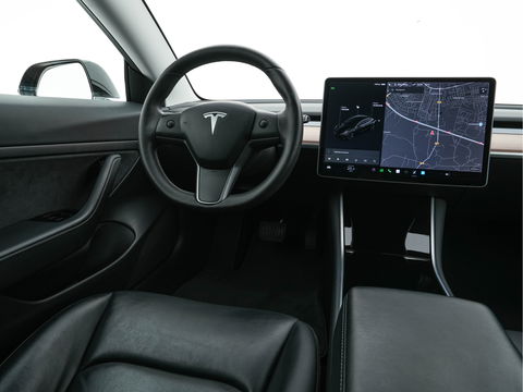 Tesla Model 3 Standard RWD Plus 60 kWh [ 3-Fase ] {SOH-84%} (INCL-BTW) Aut. *PANO | AUTO-PILOT | LUXURY-LEATHER | KEYLESS | FULL-LED | MEMORY-PACK | SURROUND-VIEW | DAB | CARPLAY | DIGI-COCKPIT | LANE-ASSIST | COMFORT-SEATS | 18"ALU*