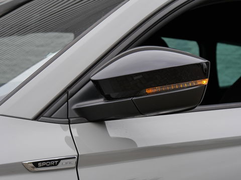 Škoda Karoq 1.5TSi SPORTLINE/ SIDE ASSIST/ ELEKT. KLEP/ CANTON AUDIO/ KEYLESS/ STEEL GRAY