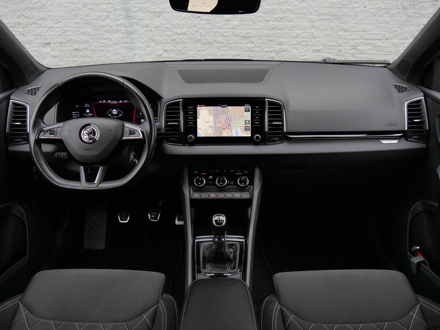 Škoda Karoq 1.5TSi SPORTLINE/ SIDE ASSIST/ ELEKT. KLEP/ CANTON AUDIO/ KEYLESS/ STEEL GRAY