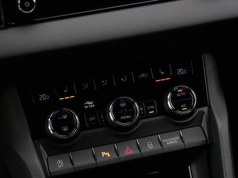 Škoda Karoq 1.5TSi SPORTLINE/ SIDE ASSIST/ ELEKT. KLEP/ CANTON AUDIO/ KEYLESS/ STEEL GRAY