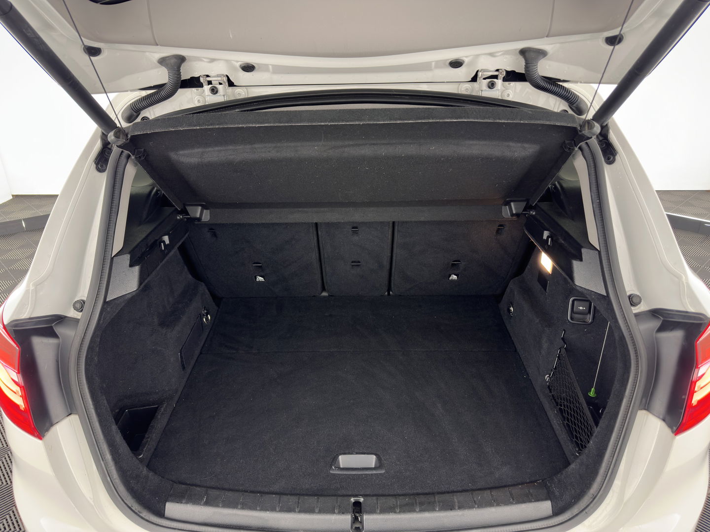 BMW 2 Serie Active Tourer 225xe Sport-Line Centennial High Executive Aut. *FULL-LED | NAVI-FULLMAP | HEATED-SPORTSEATS | ECC | PRIVACY-GLASS | PDC | CRUISE | 18''ALU*