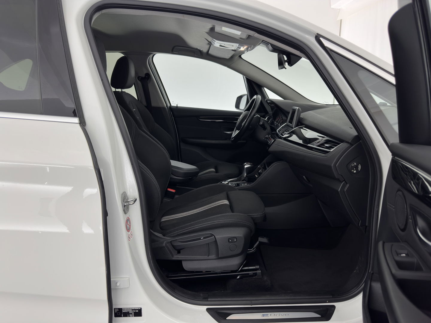 BMW 2 Serie Active Tourer 225xe Sport-Line Centennial High Executive Aut. *FULL-LED | NAVI-FULLMAP | HEATED-SPORTSEATS | ECC | PRIVACY-GLASS | PDC | CRUISE | 18''ALU*