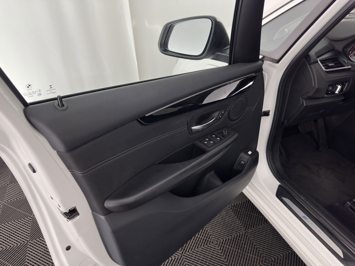 BMW 2 Serie Active Tourer 225xe Sport-Line Centennial High Executive Aut. *FULL-LED | NAVI-FULLMAP | HEATED-SPORTSEATS | ECC | PRIVACY-GLASS | PDC | CRUISE | 18''ALU*