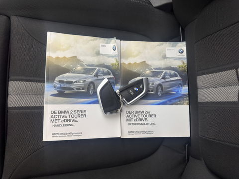 BMW 2 Serie Active Tourer 225xe Sport-Line Centennial High Executive Aut. *FULL-LED | NAVI-FULLMAP | HEATED-SPORTSEATS | ECC | PRIVACY-GLASS | PDC | CRUISE | 18''ALU*