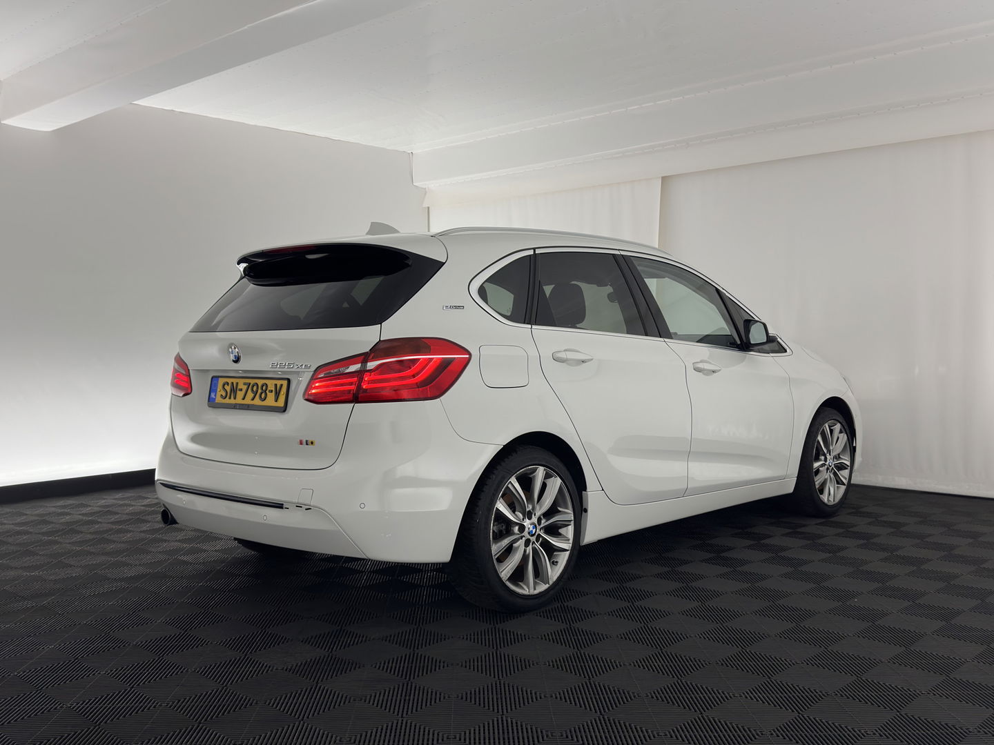 BMW 2 Serie Active Tourer 225xe Sport-Line Centennial High Executive Aut. *FULL-LED | NAVI-FULLMAP | HEATED-SPORTSEATS | ECC | PRIVACY-GLASS | PDC | CRUISE | 18''ALU*