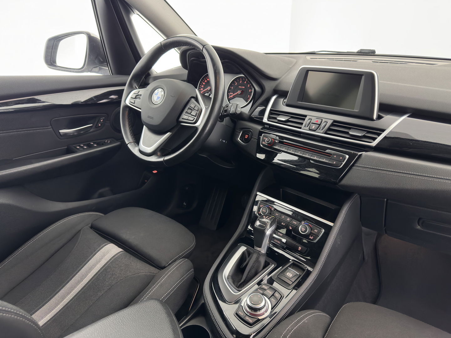 BMW 2 Serie Active Tourer 225xe Sport-Line Centennial High Executive Aut. *FULL-LED | NAVI-FULLMAP | HEATED-SPORTSEATS | ECC | PRIVACY-GLASS | PDC | CRUISE | 18''ALU*