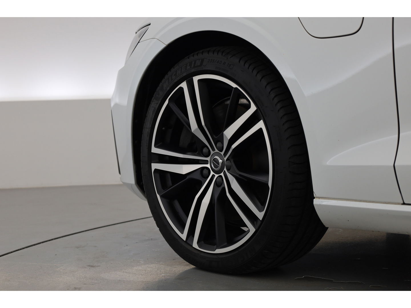 Volvo V60 T8 Recharge R-design | Memory Seats | Harman Kardon | Elek. Trekhaak | Pilot Assist | Camera