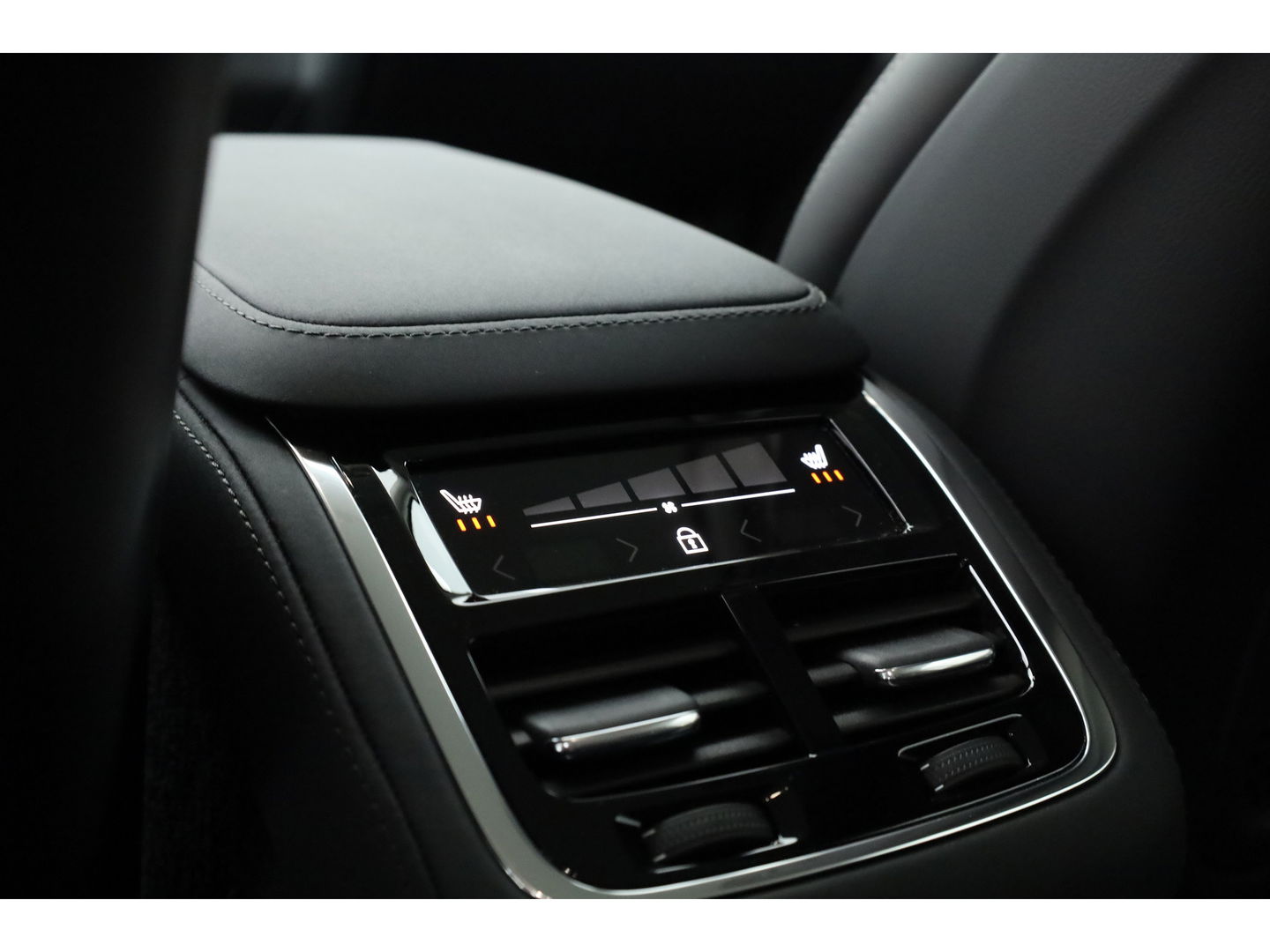 Volvo XC90 T8 Recharge Plus Bright | Bowers & Wilkins | Stoelventilatie | HUD | Luchtvering | 360cam | Adapt. Cruise