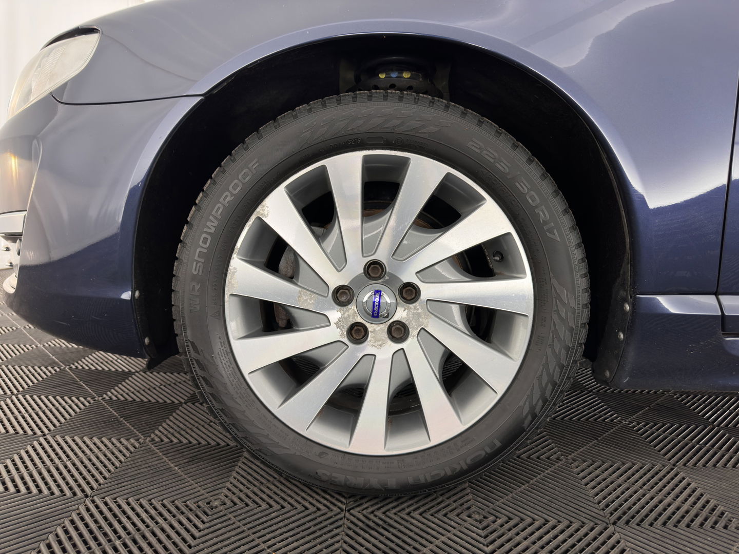 Volvo V70 2.0 D4 Summum *PANO | LUXURY-LEATHER | BI-XENON | MEMORY-PACK | NAVI-FULLMAP | CAMERA | HEATED-COMFORTSEATS | PRIVACY-GLASS | PDC | ECC | CRUISE | TOWBAR | 17''ALU*
