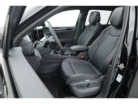 Volkswagen Tiguan eHybrid R-Line Edition Black Style 272pk | Pano | Stoelventi. | Memory seats | Leder | Massage | Elek. trekhaak | 20''
