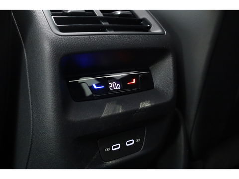 Volkswagen Tiguan eHybrid R-Line Edition Black Style 272pk | Pano | Stoelventi. | Memory seats | Leder | Massage | Elek. trekhaak | 20''