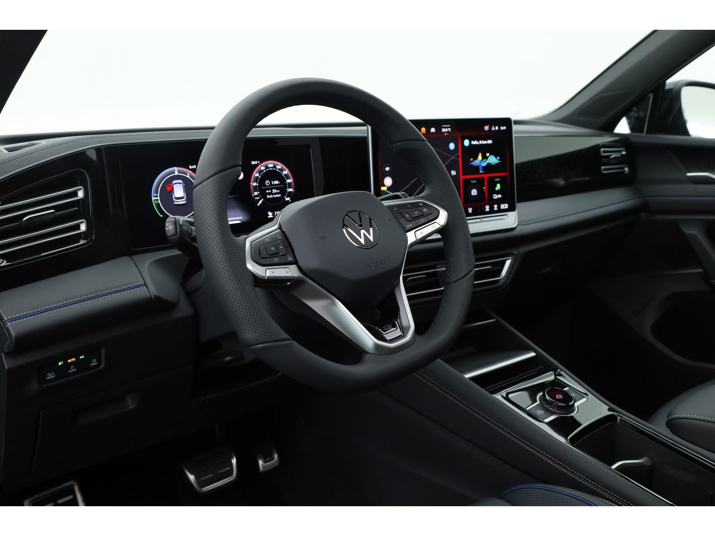 Volkswagen Tiguan eHybrid R-Line Edition Black Style 272pk | Pano | Stoelventi. | Memory seats | Leder | Massage | Elek. trekhaak | 20''