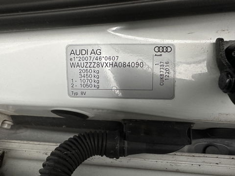 Audi A3 Sportback 1.4 e-tron Lease Edition PHEV Aut. *DIGI-COCKPIT | FULL-LED | ADAPTIVE-CRUISE | LANE-ASSIST | KEYLESS | SPORT-SEATS | NAVI-FULLMAP | ECC | PRIVACY-GLASS | PDC | CRUISE | 17''ALU*