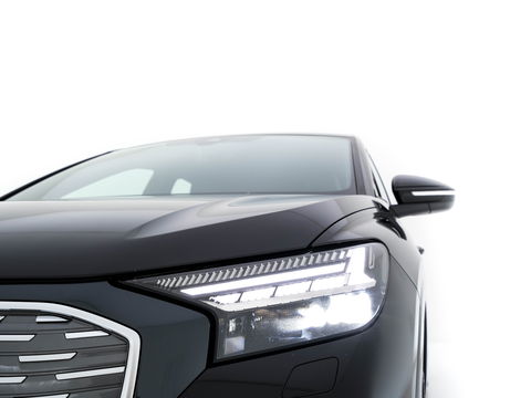 Audi Q4 Sportback e-tron 40 S-Line Edition 77 kWh [ 3-Fase ] {SOH-92%} (INCL-BTW) *HEAT-PUMP | LEATHER-FABRIC | MATRIX-LED | ADAPTIVE-CRUISE | AMBIENT-LIGHT | DIGI-COCKPIT | AUDI-SOUND | DAB+ | KEYLESS | SHIFT-PADDLES | CAMERA | HEATED-SPORTSEATS | 20''ALU*