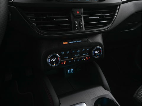 Ford FOCUS Wagon 2.0 ST-Line-X Business EcoBlue (INCL-BTW) Aut. *ADAPTIVE-CRUISE | DIGI-COCKPIT | KEYLESS | CAMERA | NAVI-FULLMAP | HEATED-SPORTSEATS | DAB+ | SHIFT-PADDLES | ECC | PDC | TOWBAR | 18''ALU*