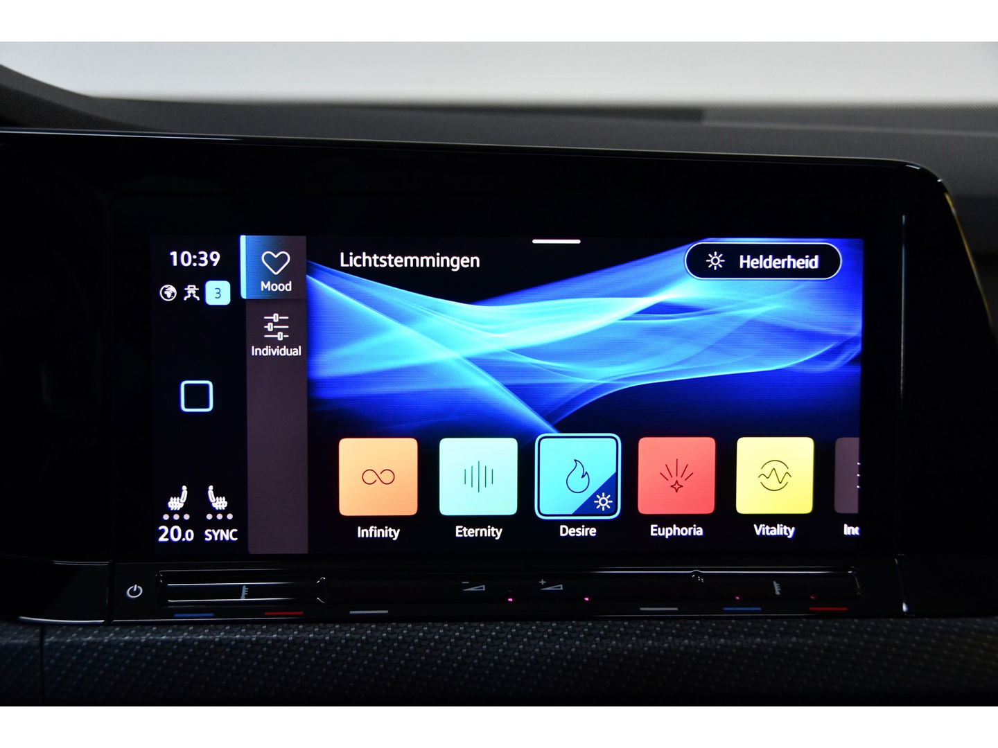 Volkswagen Golf 1.5 eTSI R-LINE PANO H&K VOL
